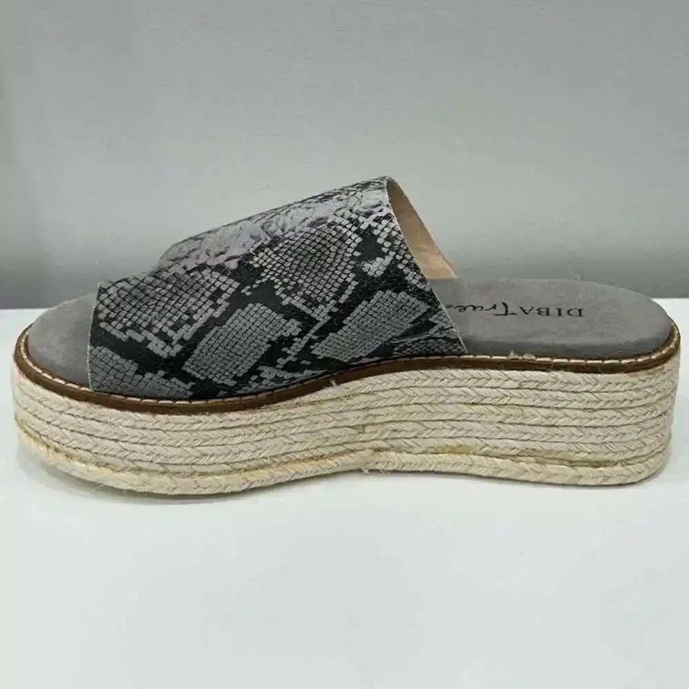 Diba True Demi Chase Size 7 Snake Print Gray Wedge Sandal Espadrille‎ New In Box